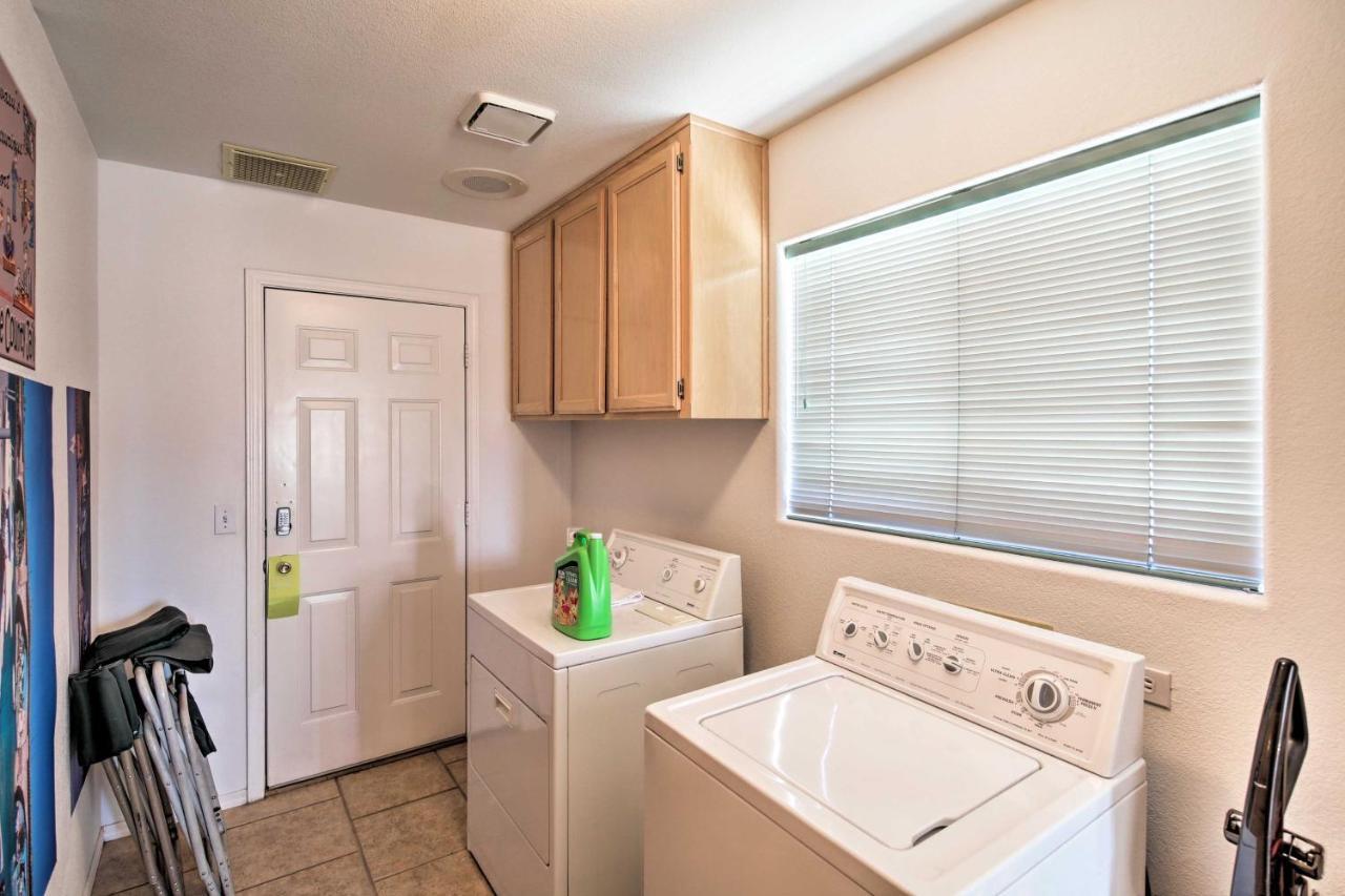 Lake Havasu Home With Rooftop Deck And Mountain Views! Lake Havasu City Bagian luar foto